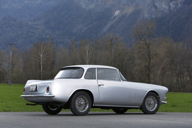 Alfa Romeo 1900C Super Sprint Coupé Ghia-Aigle (1959) - zeittypisch die Finnen auf den hinteren Kotflügeln