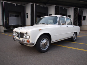 Alfa Romeo Giulia 1600 Super (1966) - angeboten unter Lot 078 an der Versteigerung der Oldtimer Galerie Toffen vom 26. November 2011 Alfa Romeo Giulia 1600 Super (1966) - angeboten unter Lot 078 an der Versteigerung der Oldtimer Galerie Toffen vom 26. November 2011