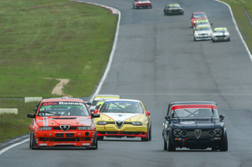 Alfa Romeo Giulia (1972) an der Historic Trophy Nürburgring 2016 im Rennfeld Scuderia Alfa Classico