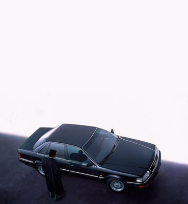 Audi V8 (1988) - aus ungewöhnlicher Perspekte fotografiert