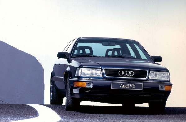 Bild Audi V8 (1988) - der Wagen für das Titelbild der Verkaufsliteratur