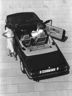 BMW 325i Cabrio (E30, 1989) - Vogelperspektive