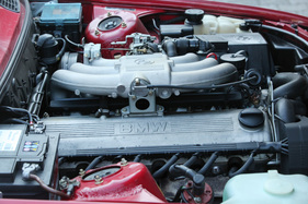 BMW 325i Cabriolet (E30, 1989) - 170 PS leistere der 2,5-Liter mit Katalysator