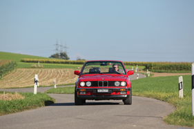 BMW 325i Cabriolet (E30, 1989) - das Kurvenverhalten unterscheidet sich nur unwesentlich von den geschlossenen Brüdern