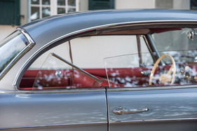 BMW 503 Coupé (1957) - die hintere Scheibe weist eine Führung für die vordere Verglasung auf