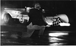 Chaparral 2A (1965) - Ungewöhnliches Foto des Siegerfahrzeugs bei der Zieldurchfahrt - Jim Hall im Chaparral 2A (12 Stunden von Sebring 1965)