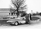 Chevrolet Corvette Shark XP-755 (1962) - Bill Mitchell und der Journalist Bernard Cahier