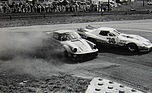 Chevrolet Greenwood Corvette (1977) - Die Greenwood Corvette und der gewinnende Porsche 911 RSR hatten ein kleines Techtelmechtel (12 Stunden von Sebring 1977)