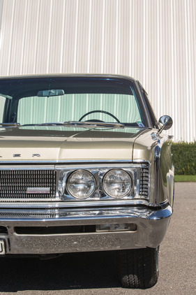 Chrysler New Yorker (1966) - das Gesicht änderte von Baujahr zu Baujahr