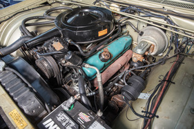 Chrysler New Yorker (1966) - über 350 SAE-PS wuchter der V8 auf die fünffach gelagerte Kurbelwelle