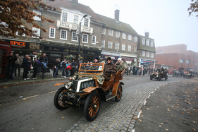 De Dion Bouton Rear-entrance tonneau (1902) - am London to Brighton Veteran Car Run 2015