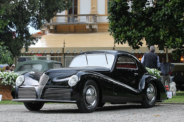 Der Alfa Romeo 6C 2500 SS Bertone von 1942 gewann den Publikumspreis "Coppa d'Oro" am Concorso d'Eleganza Villa d'Este 2011