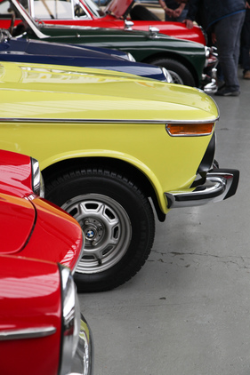 Farben und Formen - an der Versteigerung der Oldtimer Galerie am 23. April 2016 in Toffen Farben und Formen - an der Versteigerung der Oldtimer Galerie am 23. April 2016 in Toffen