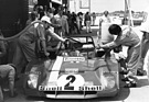 Ferrari 312 PB (1972) - Gesamtsieger Mario Andretti im Ferrari 312 PB beim Tanken (12 Stunden von Sebring 1972)