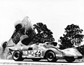 Ferrari 512 S (1971) - Sam Posey im Ferrari 512S #23 entkommt ganz knapp einem Totalcrash mit dem Ferrari 512M #20 mit Gregg Young (12 Stunden von Sebring 1971)