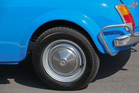 Fiat 500 L (1969) - einfache Stahlräder mit schmucken Radkappen