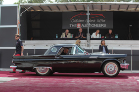Ford Thunderbird (1957) - auf der "Bühne" - an der Dolder-Versteigerung der Oldtimer Galerie am 11. Juni 2016