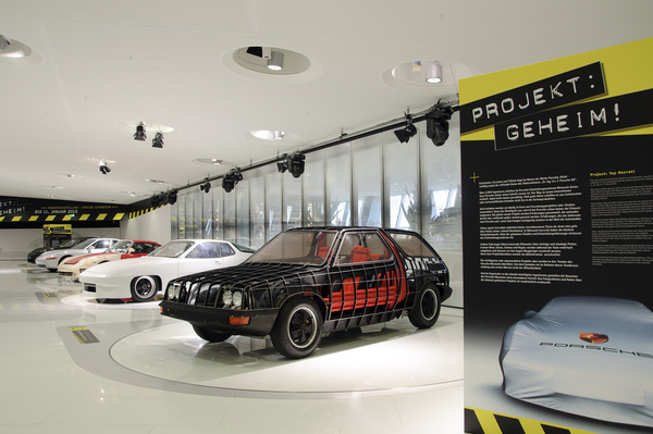Forschungsprojekt Langzeit-Auto Typ 296 "FLA" 1973 an der Sonderausstellung "Projekt: Geheim!" im Porsche-Museum
