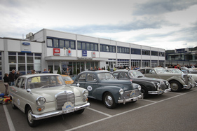 Gemischtes Klassikerfeld wartet auf den nächsten Einsatz - am 24. Oldtimer Grandprix Safenwil 2015