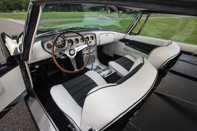 Ghia L.6.4 (1961) - phantastisches Interieur mit serienmässigem Nardi-Lenkrad Ghia L.6.4 (1961) - phantastisches Interieur mit serienmässigem Nardi-Lenkrad