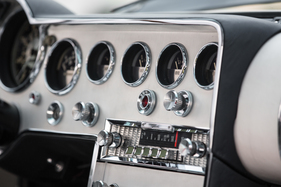 Ghia L.6.4 (1961) - viele Zusatzanzeigen und serienmässiges UKW-/Mittelwellenradio