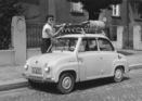 Goggomobil T 250 (1956) - ein frühes Modell mit hinten angeschlagenen Türen, für das Gepäck konnte man auf dem Dach einen Träger montieren