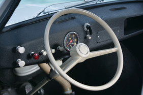 Goggomobil T 250 (1960) - Sieht richtig rennwagen-mässig aufgeräumt aus, dieses Cockpit