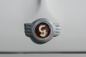 Goggomobil T 250 (1960) - das Emblem der Firma 'Glas' - auf dem Goggomobil, aber auch auf dem V8 zu finden