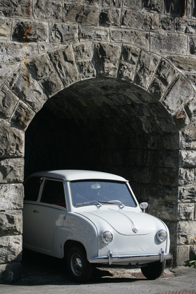 Goggomobil T 250 (1960) - das sieht zwar vorne nach einem Kofferraum aus, aber darin müssen die Beine der Besatzung verstaut werden