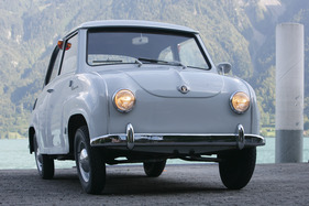 Goggomobil T 250 (1960) - die Pendelachskonstruktion und der entsprechende positive Sturz beim unbelasteten Fahrzeug