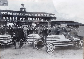 Bild Grade Rennwagen "der kleine Grade" (1921) - "win on Sunday, sell on Monday" - drei Grade in Sportausführung auf der Avus