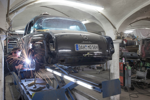 Hier sind Künstler am Werk - Einblicke in die Arbeit der Ponton-Manufaktur