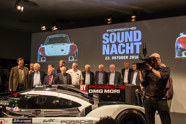 Impressionen der Porsche Soundnacht 2016 - Alle Ehrengäste zum Schluss nochmals auf der Bühne