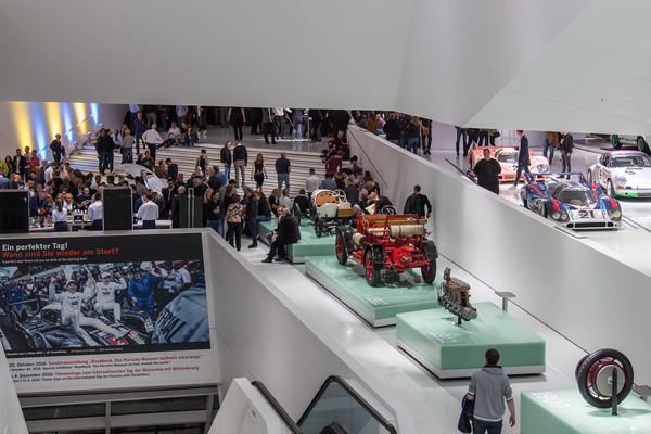 Impressionen der Porsche Soundnacht 2016 - Museumsgäste