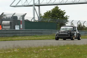 Innocenti Mini (1974) bei der Historic Trophy Nürburgring 2016 - Kampf der Zwerge