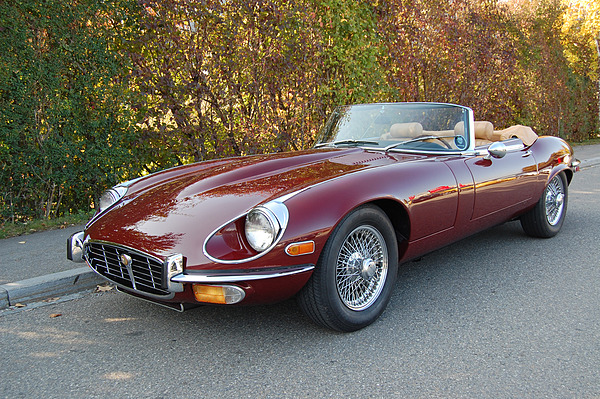 Jaguar E Type V12 Roadster (1974) - angeboten unter Lot 058 an der Versteigerung der Oldtimer Galerie Toffen vom 26. November 2011