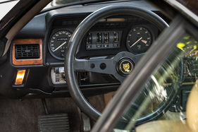 Jaguar XJ-S H.E. (1986) - Cockpit mit nachgerüstetem Lenkrad