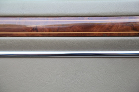 Jaguar XJ-S H.E. (1986) - Holz und Leder für die Türverkleidungen