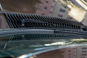 Jaguar XJ-S H.E. (1986) - Lufteinlass auf der Motorhaube