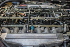 Jaguar XJ-S H.E. (1986) - der V12 ist eingespritzt