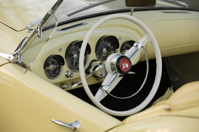 Kaiser Darrin (1954) - auch das Interieur ist schlicht gehalten Kaiser Darrin (1954) - auch das Interieur ist schlicht gehalten