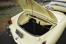 Kaiser Darrin (1954) - geräumiger Kofferraum