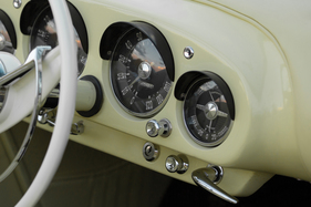 Kaiser Darrin (1954) - komplette Instrumentierung