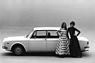 Lancia 2000 (1972) - die Lancia-Limouisne wurde wohl ausschliesslich mit Frauen abgelichtet (© Archiv Automobil Revue) Lancia 2000 (1972) - die Lancia-Limouisne wurde wohl ausschliesslich mit Frauen abgelichtet (© Archiv Automobil Revue)