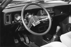 Lancia-Beta Coupé (1973) - eigenwilliges Lenkrad und weisse Zifferblätter - Internationale Automobilausstellung (IAA) in Frankfurt 1973