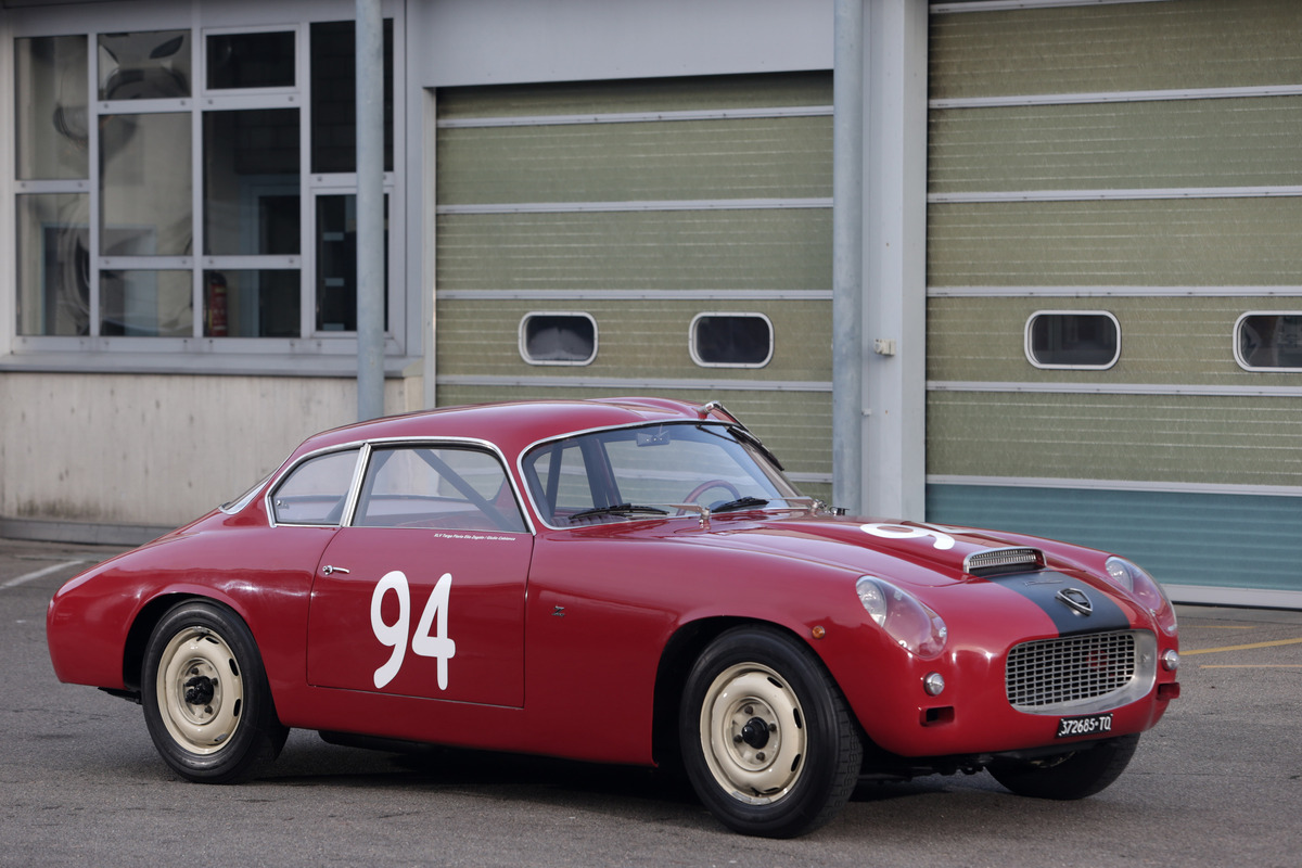 Lancia Flaminia Sport Zagato (1960) - die Rennversion war spührbar leichter als die Strassenfahrzeuge