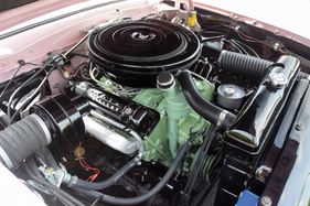 Lincoln Premiere Sedan (1956) - der V8-Motor mit sechs Litern Hubraum