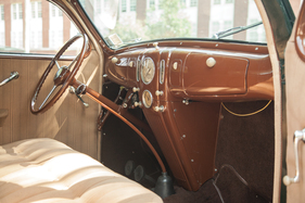 Lincoln-Zephyr Coupe (1937) - als Lot 126 an der RM Auction Hershey am 10./11. Oktober 2013 im Angebot