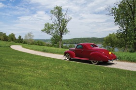 Lincoln-Zephyr Coupe (1939) - als Lot 157 unter dem Hammer an der RM Auction in Monterey am 15./16. August 2014