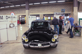 MAD Motors hat einen Citroën DS auf dem Stand - Oldtimermesse St. Gallen 2015